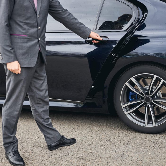 Luxury vehicle provided for a private airport transfer Tranfer